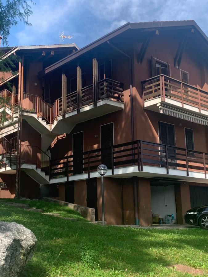 Green Apartment Albavilla Exterior photo